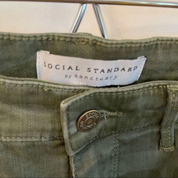 Social Standard by Sanctuary Skinny Jean in Prosperity Camo - Picture 2 of 14
